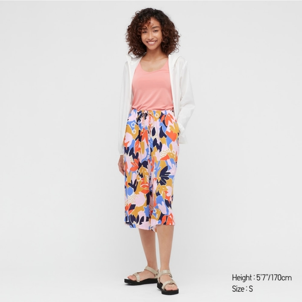 Cassie Byrnes x Uniqlo Relaco 3/4 Cropped Wide Leg Loose Pants